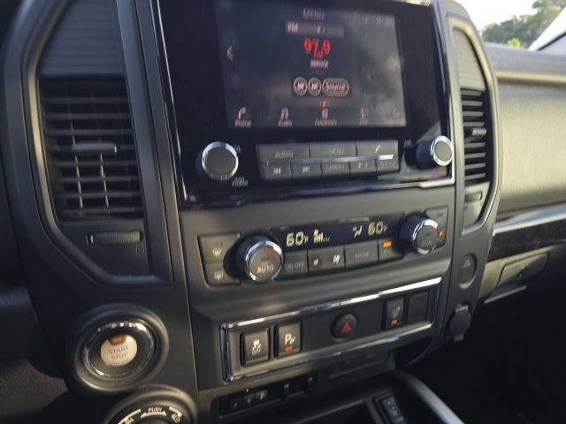 Used 2023 Nissan Titan SV w/ SV Convenience Package AWD/4WD image 14