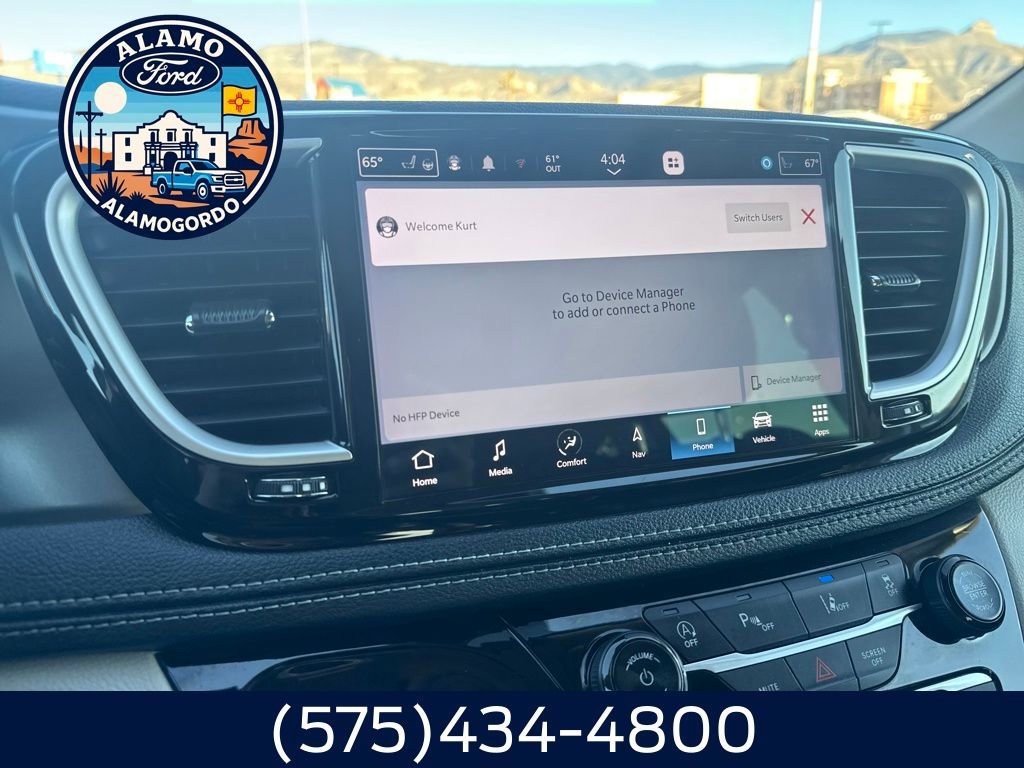 Used 2023 Chrysler Pacifica Touring-L w/ Uconnect Theater Family Group image 8