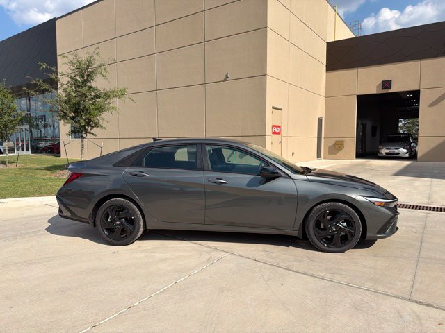New 2026 Hyundai Elantra SEL Sport FWD image 5