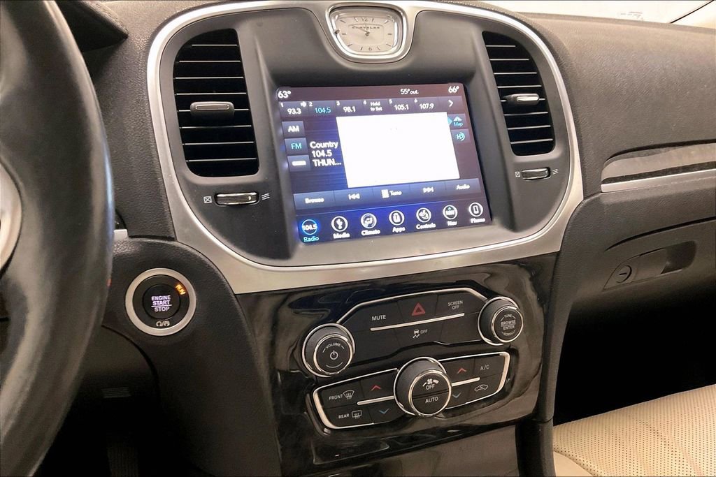 Used 2018 Chrysler 300 Limited w/ Light Group image 5