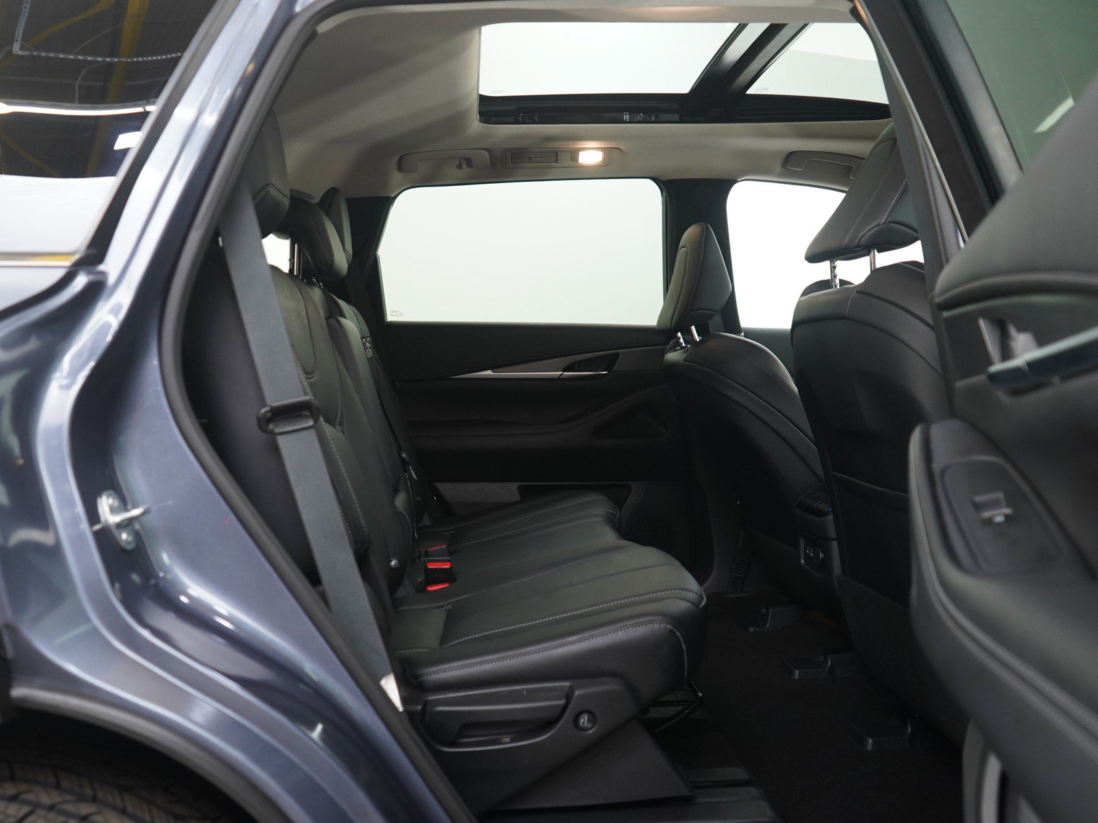 Used 2023 INFINITI QX60 Luxe AWD/4WD image 14