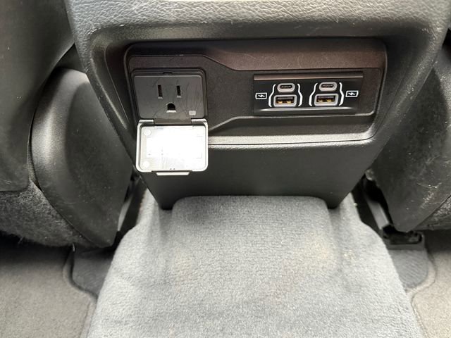 Used 2023 Jeep Grand Cherokee L Limited w/ Luxury Tech Group II AWD/4WD image 36