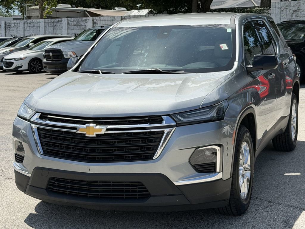 Used 2023 Chevrolet Traverse LS FWD image 10