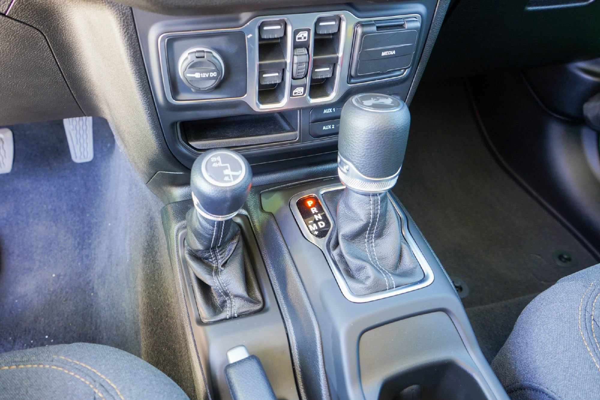 Used 2025 Jeep Wrangler Sport S image 14