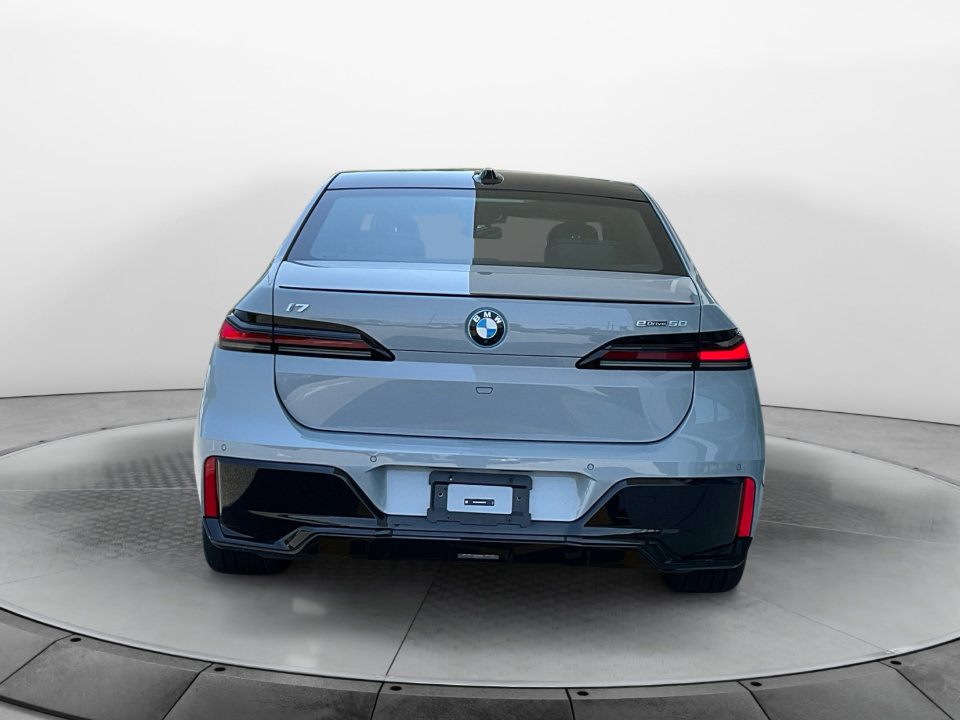 Certified 2024 BMW i7 eDrive50 w/ M Sport Package RWD image 6