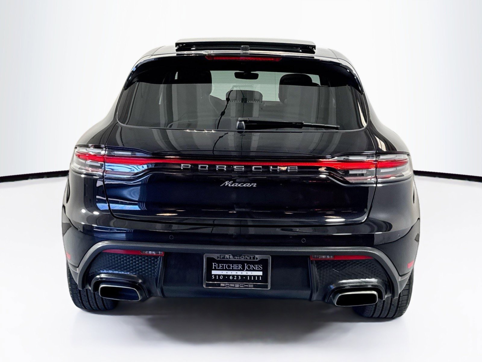 Used 2025 Porsche Macan AWD/4WD image 10