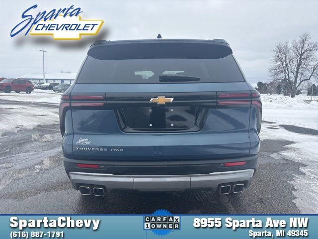 Used 2025 Chevrolet Traverse LT image 4