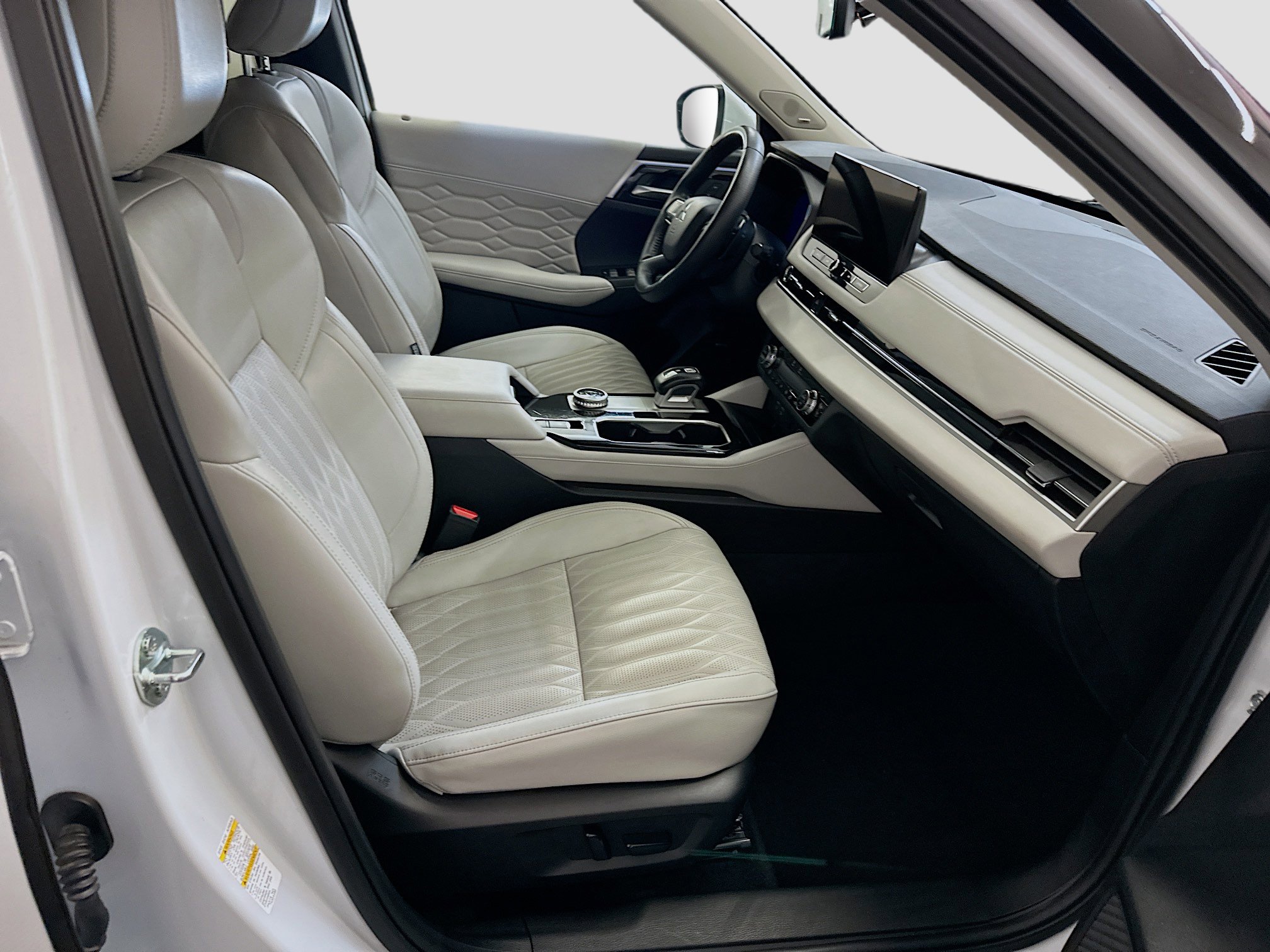 Used 2025 Mitsubishi Outlander SEL image 35