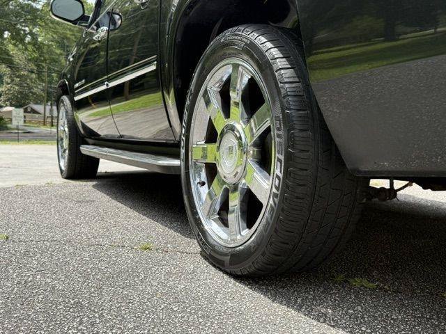 Used 2013 Cadillac Escalade ESV Luxury AWD/4WD image 27
