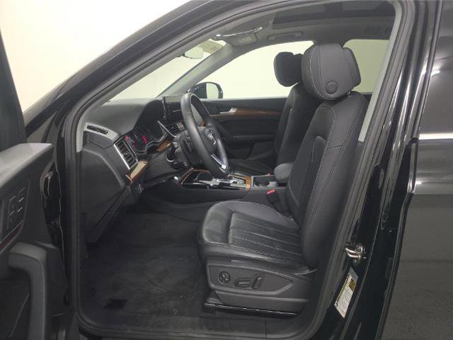Used 2023 Audi Q5 2.0T Premium w/ Convenience Package image 6