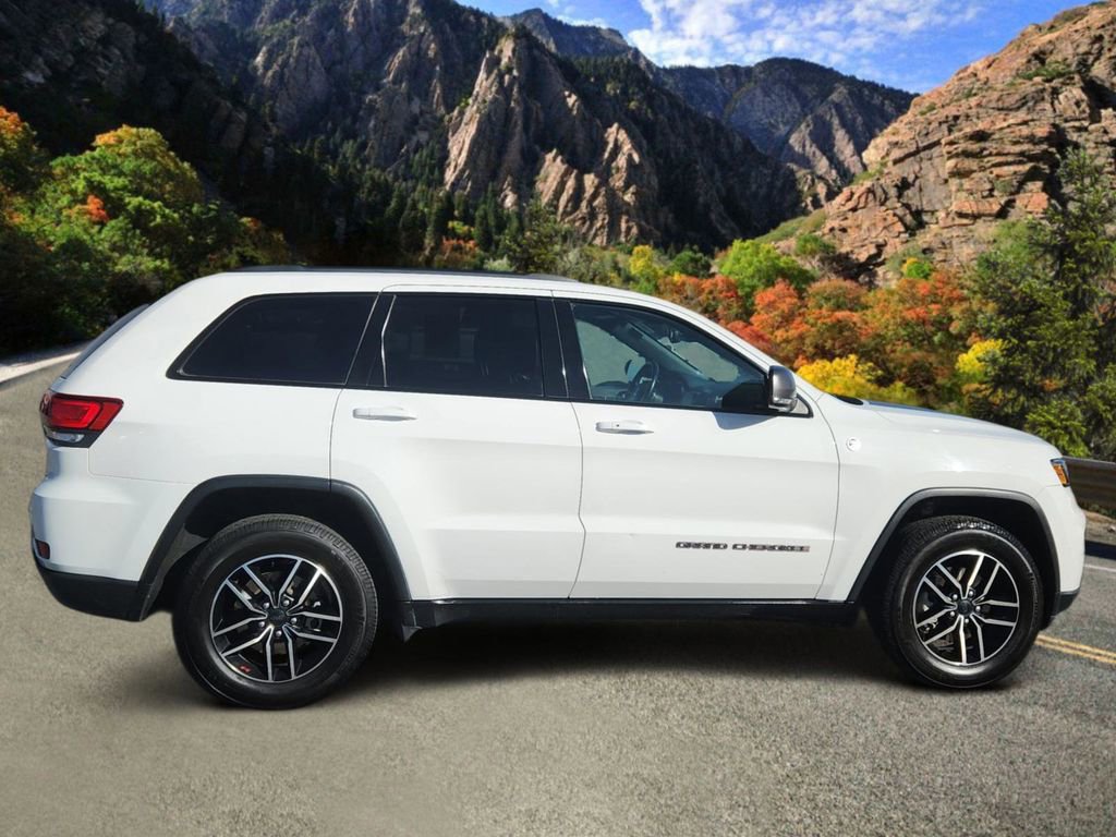 Used 2020 Jeep Grand Cherokee Trailhawk image 2