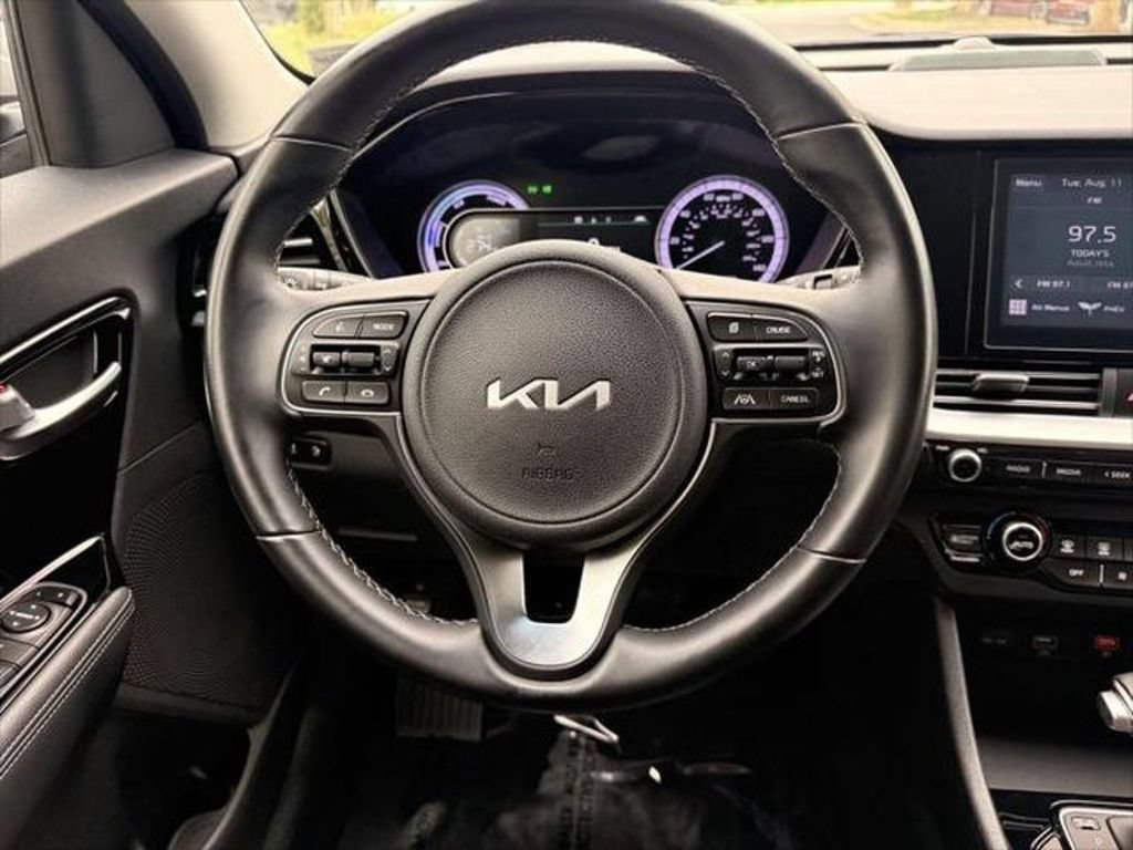 Used 2022 Kia Niro LXS FWD image 21