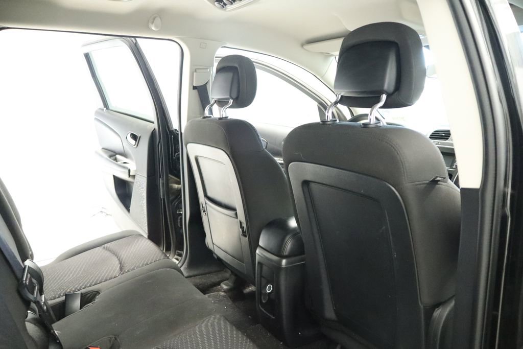 Used 2017 Dodge Journey SXT w/ Comfort/Convenience Group image 22