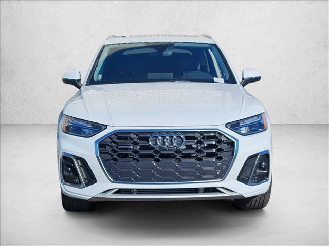 Used 2025 Audi Q5 e Premium Plus w/ Premium Plus Package image 2