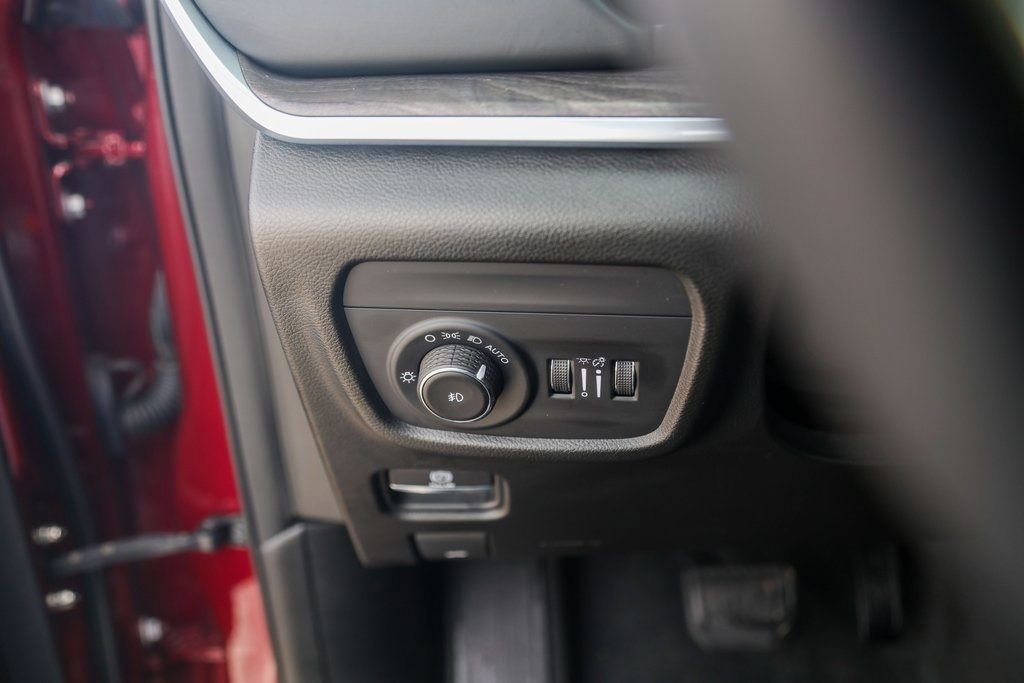 Used 2022 Jeep Grand Cherokee Overland image 18