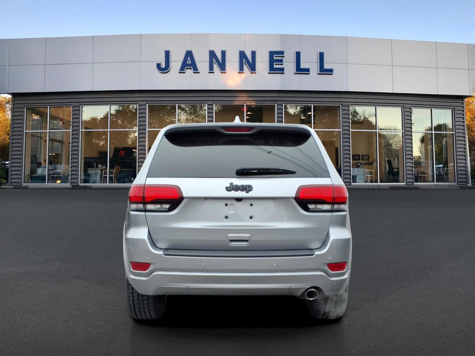 Used 2019 Jeep Grand Cherokee Altitude image 6