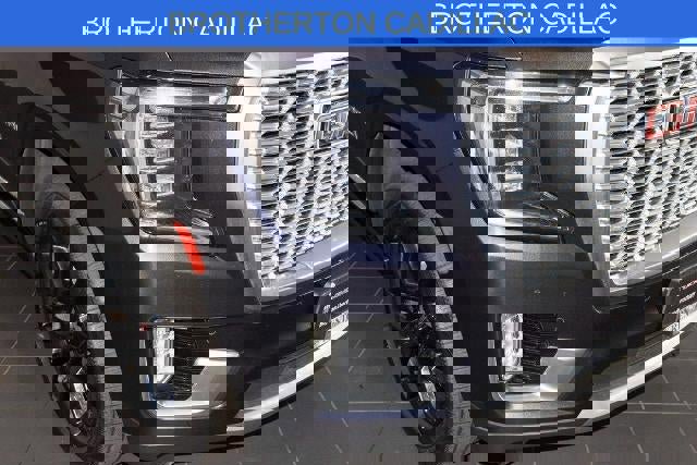 Used 2023 GMC Yukon XL Denali image 12