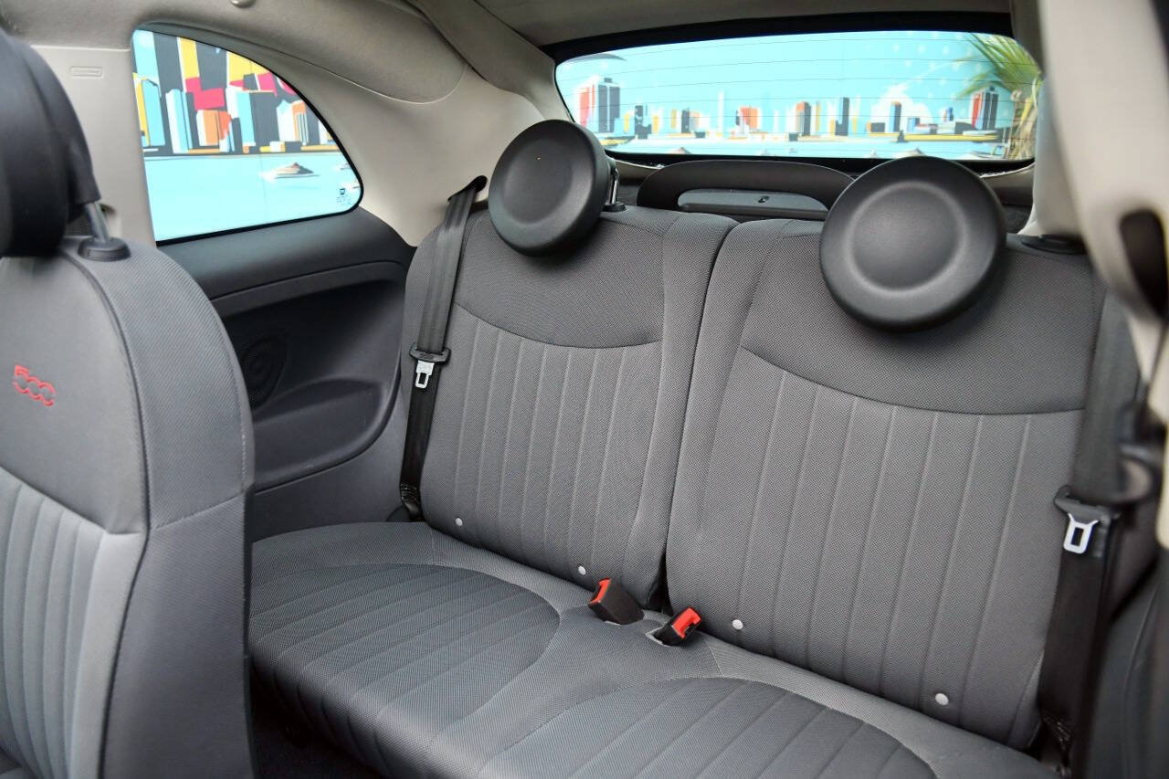 Used 2012 FIAT 500 Lounge FWD image 17