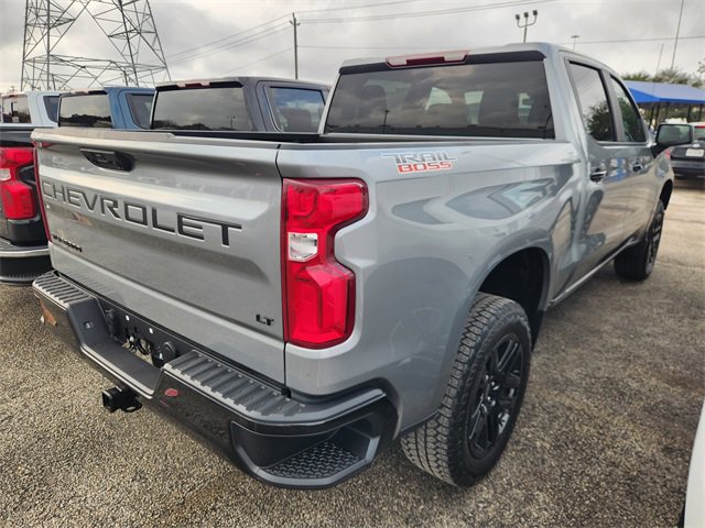 Used 2024 Chevrolet Silverado 1500 LT Trail Boss w/ LPO, Dark Essentials Package image 5