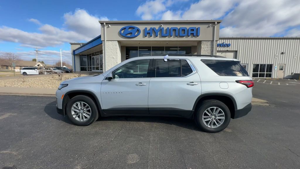 Used 2022 Chevrolet Traverse LT image 5