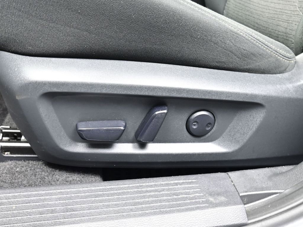 Used 2023 Nissan Rogue SV image 14