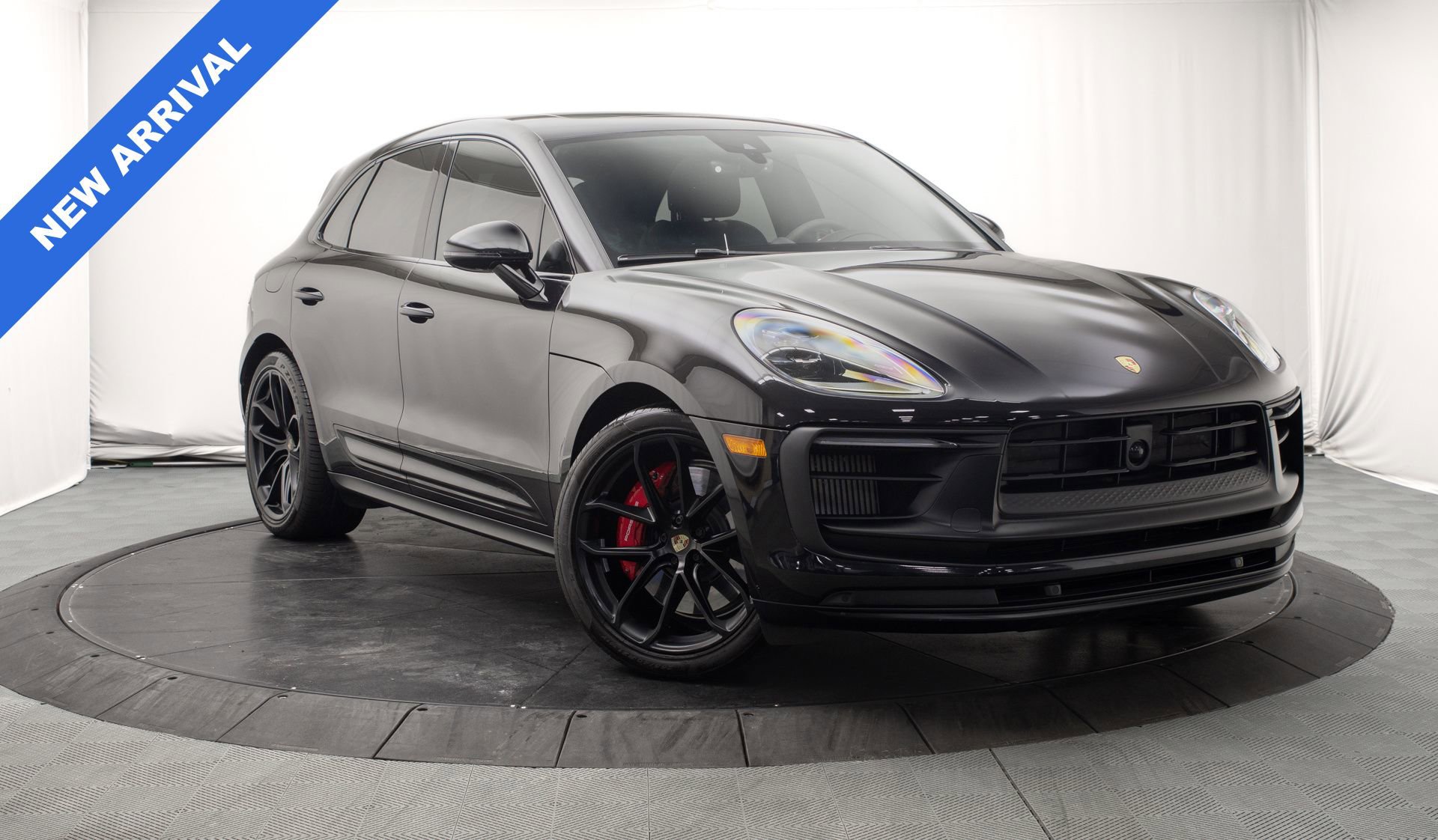 Used 2023 Porsche Macan GTS w/ GTS Sport Package AWD/4WD image 1