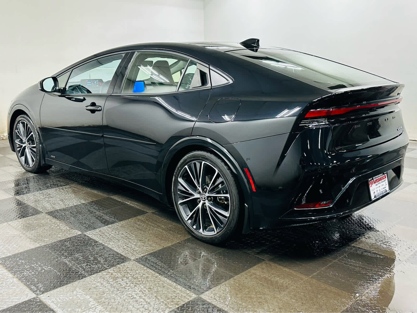 Used 2024 Toyota Prius Limited image 4