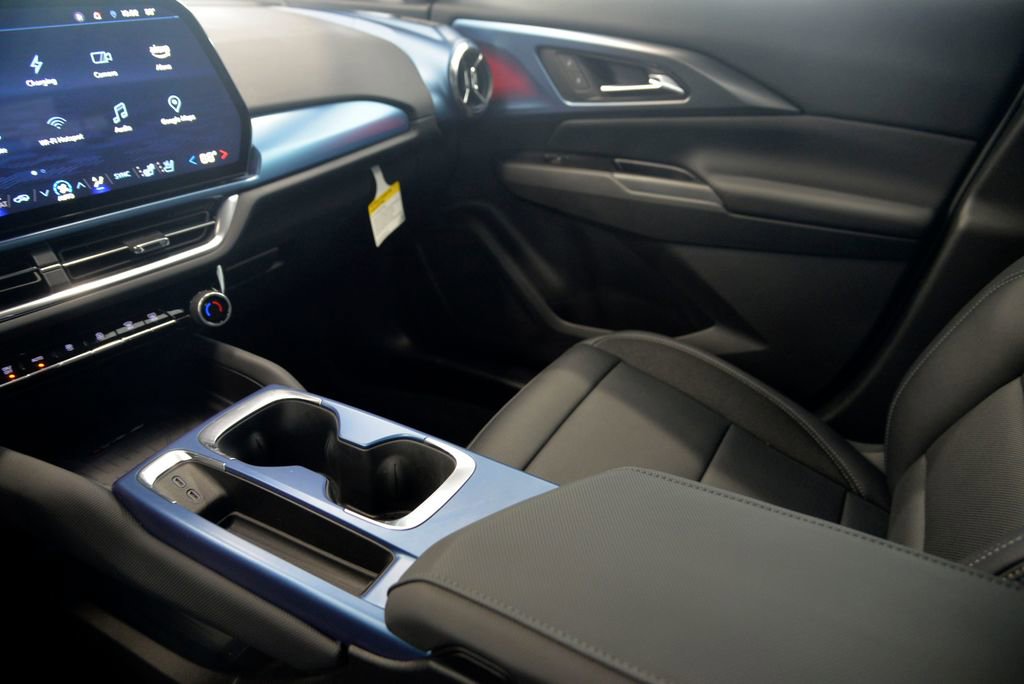 Certified 2025 Chevrolet Equinox EV LT w/ Convenience Package II image 26