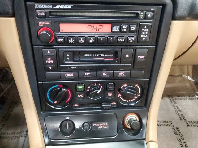 Used 2001 MAZDA MX-5 Miata image 18