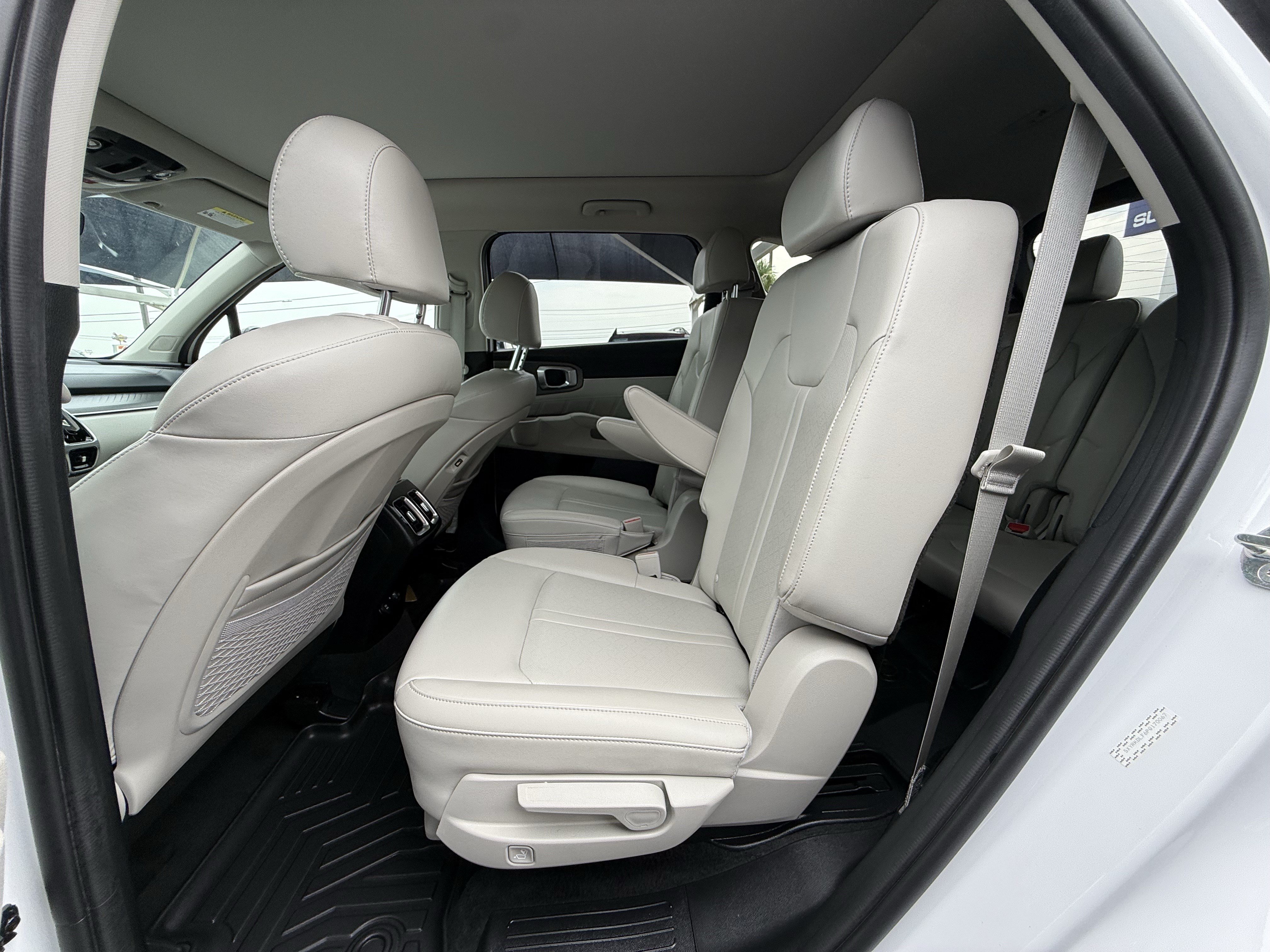 Used 2023 Kia Sorento SX AWD/4WD image 16