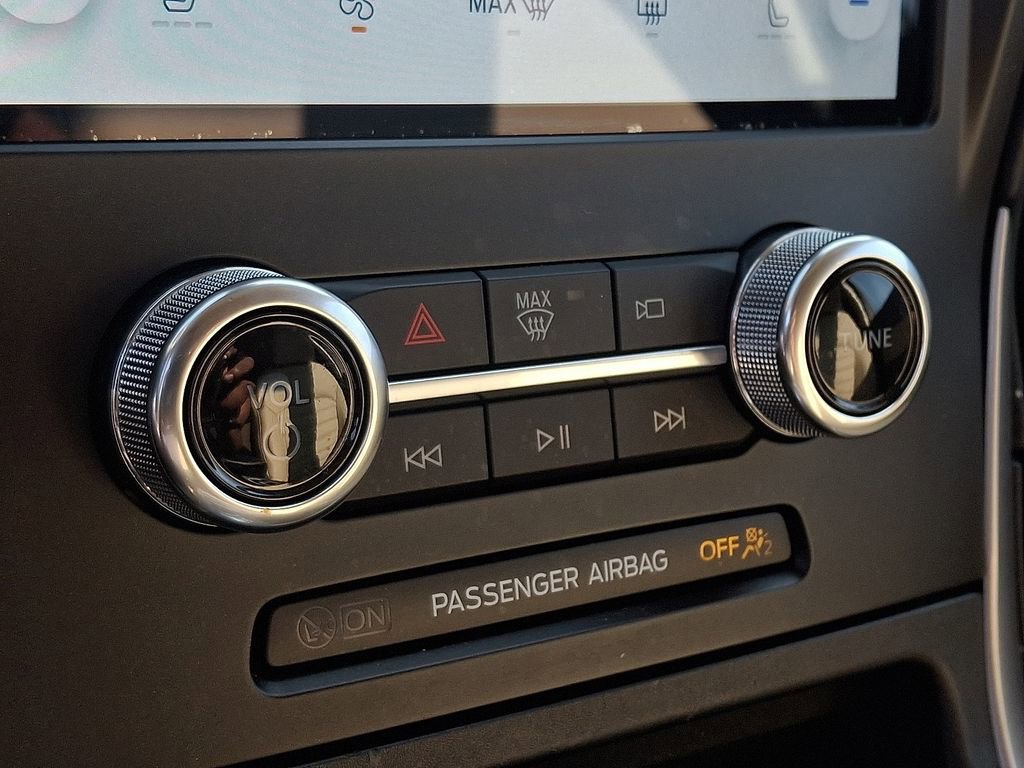 Used 2021 Ford Edge SEL w/ Convenience Package image 16