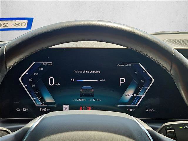 Used 2023 BMW i4 eDrive40 RWD image 11