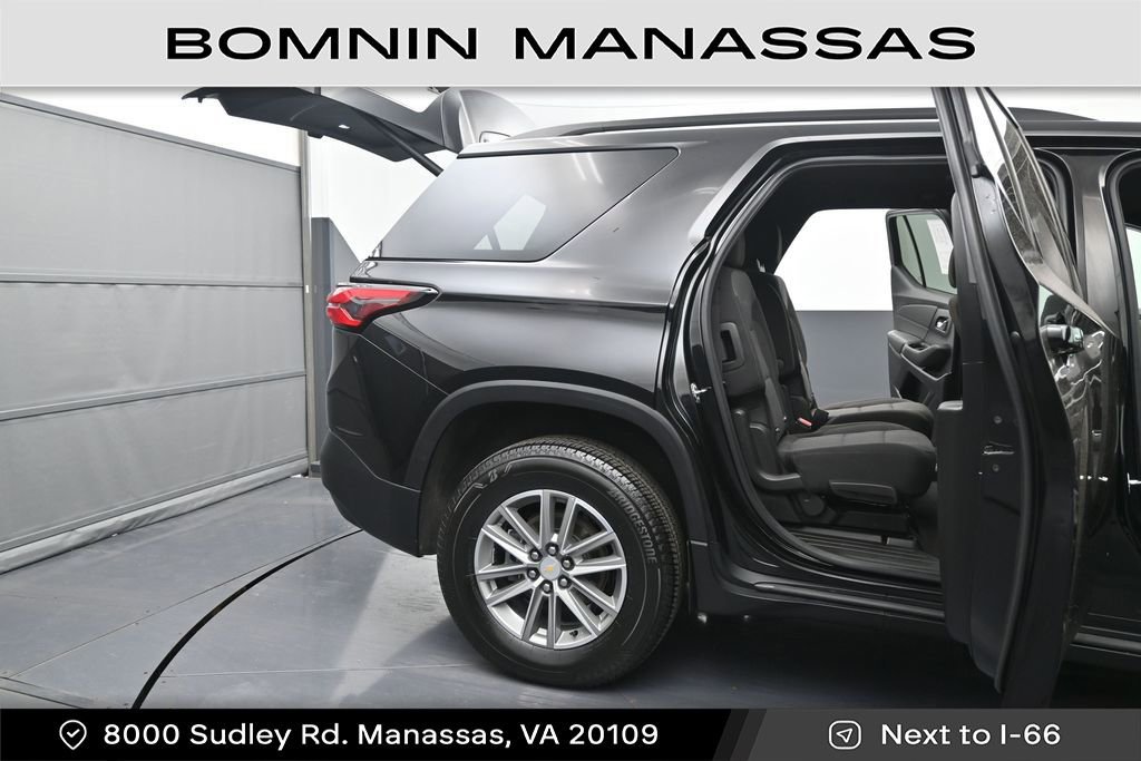 Used 2023 Chevrolet Traverse LT AWD/4WD image 10