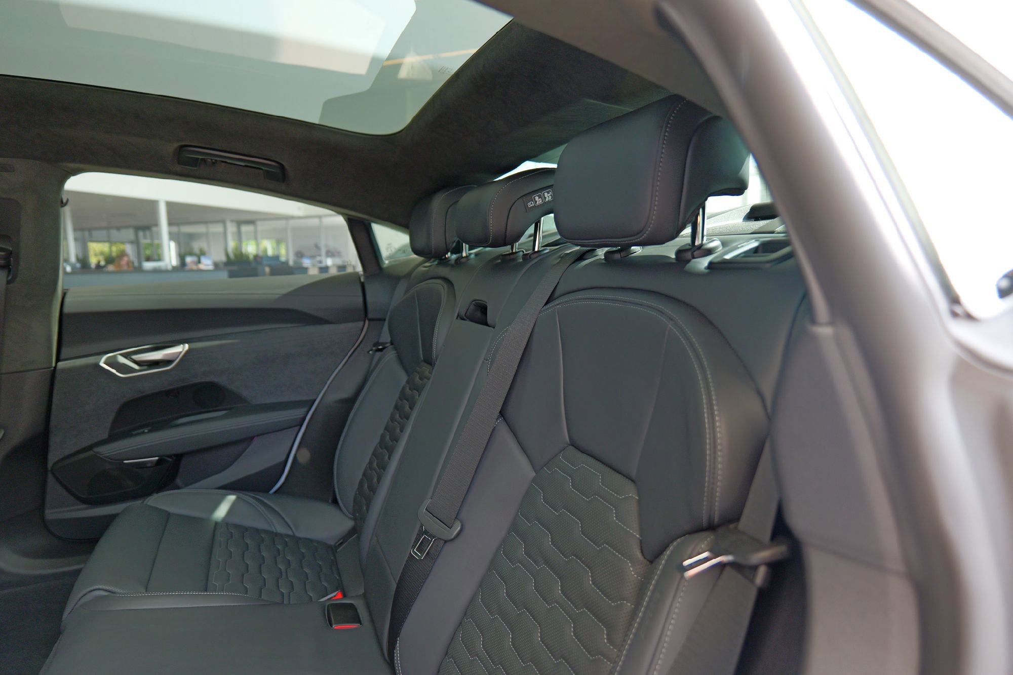 New 2026 Audi S e-tron GT Prestige image 31