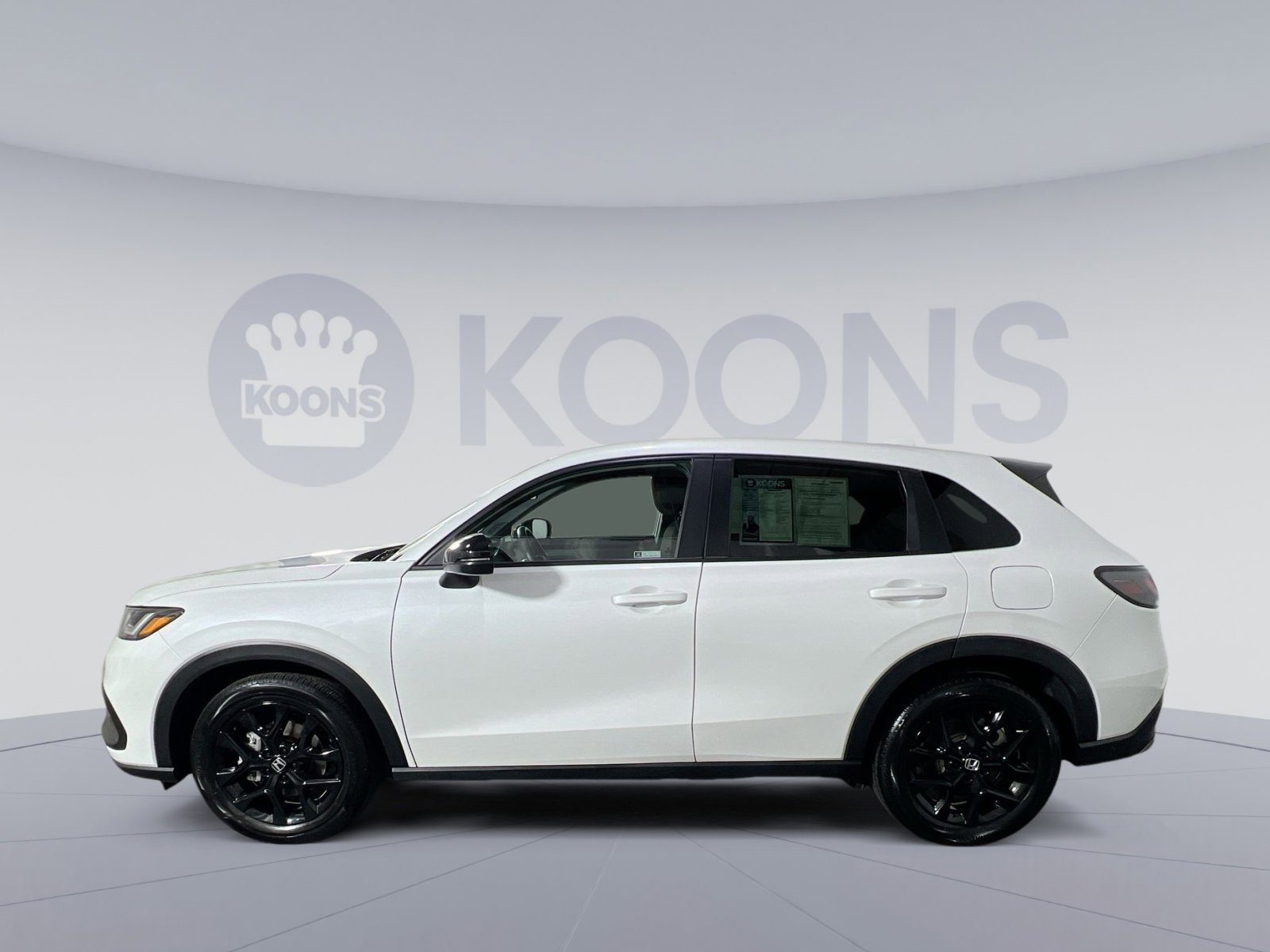 Used 2023 Honda HR-V Sport image 2