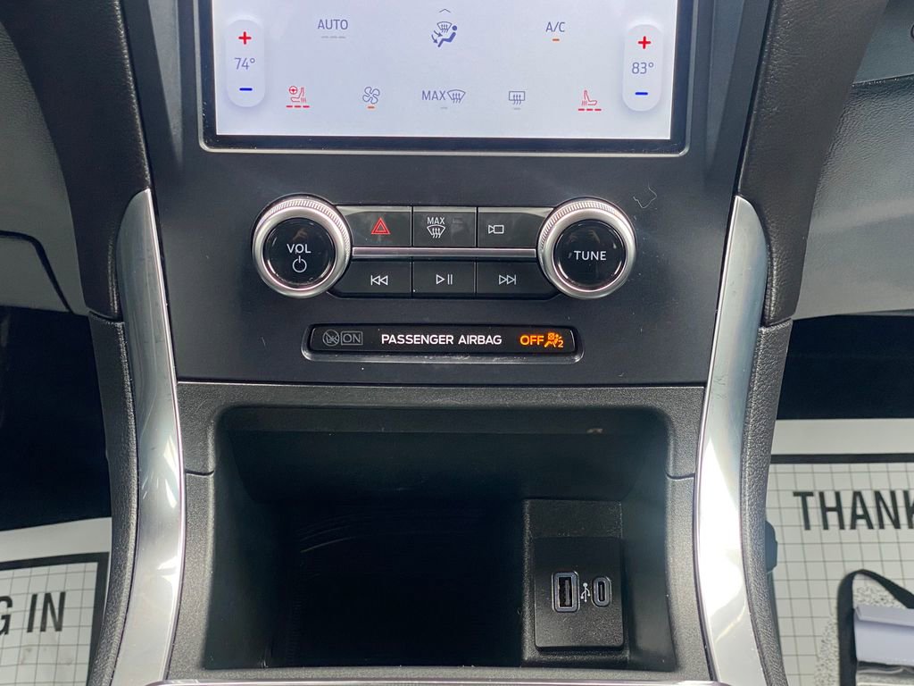 Used 2024 Ford Edge Titanium image 23