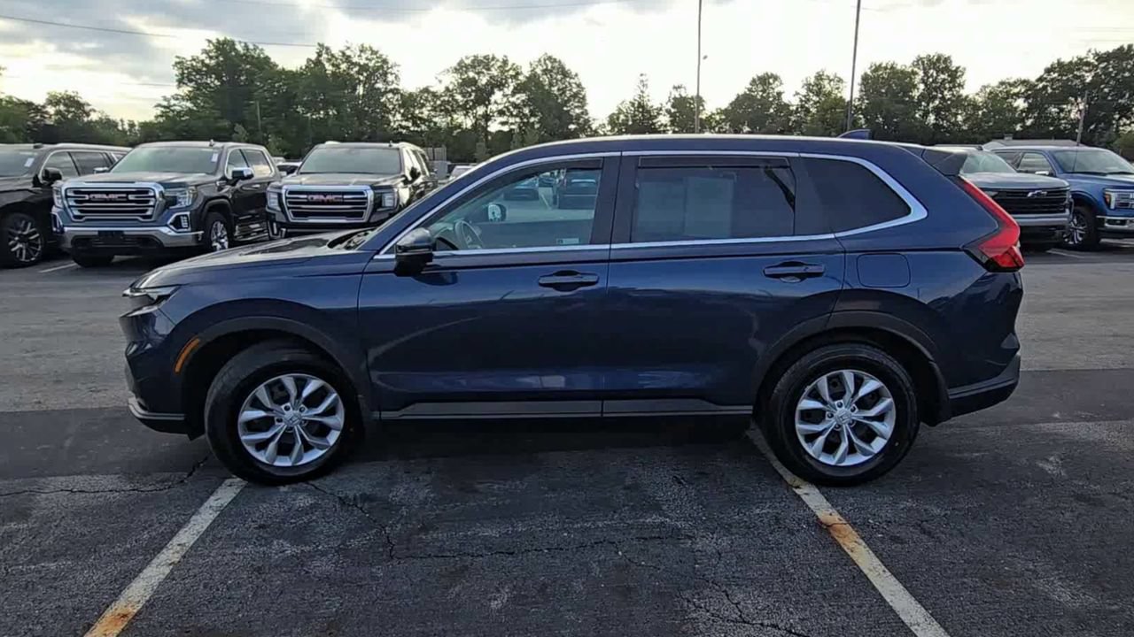 Used 2025 Honda CR-V LX image 6