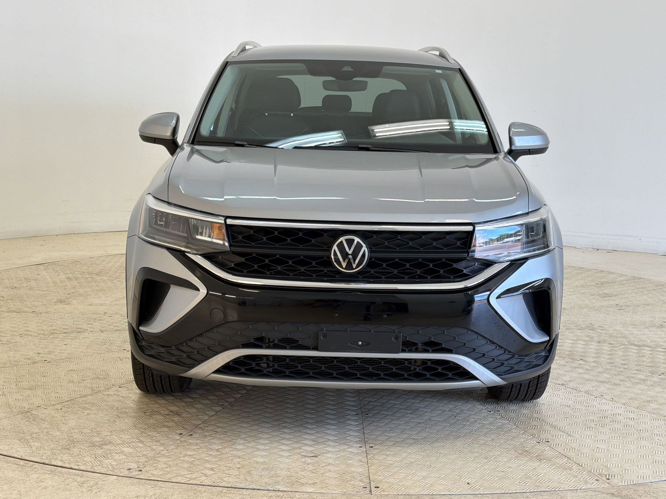 Used 2024 Volkswagen Taos SE FWD image 6
