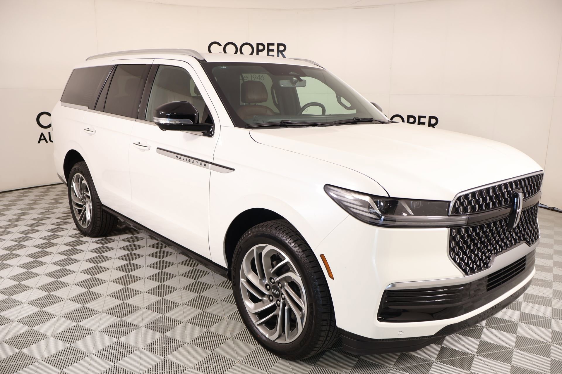 Used 2026 Lincoln Navigator Reserve AWD/4WD image 1