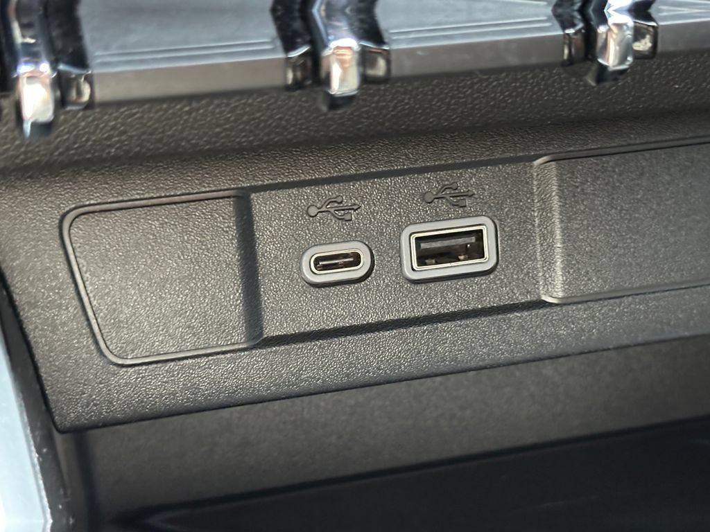 Used 2023 Chevrolet Colorado LT AWD/4WD image 28