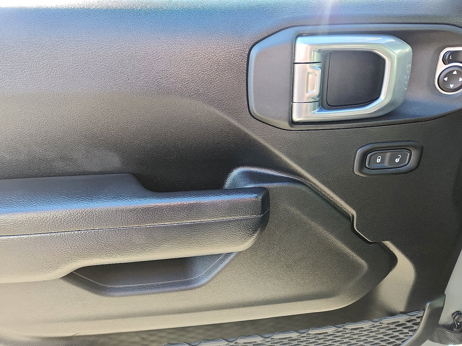 Used 2022 Jeep Gladiator Sport image 14