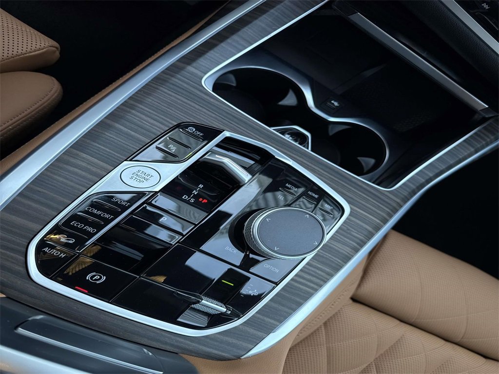 Used 2025 BMW X7 xDrive40i w/ M Sport Package image 30