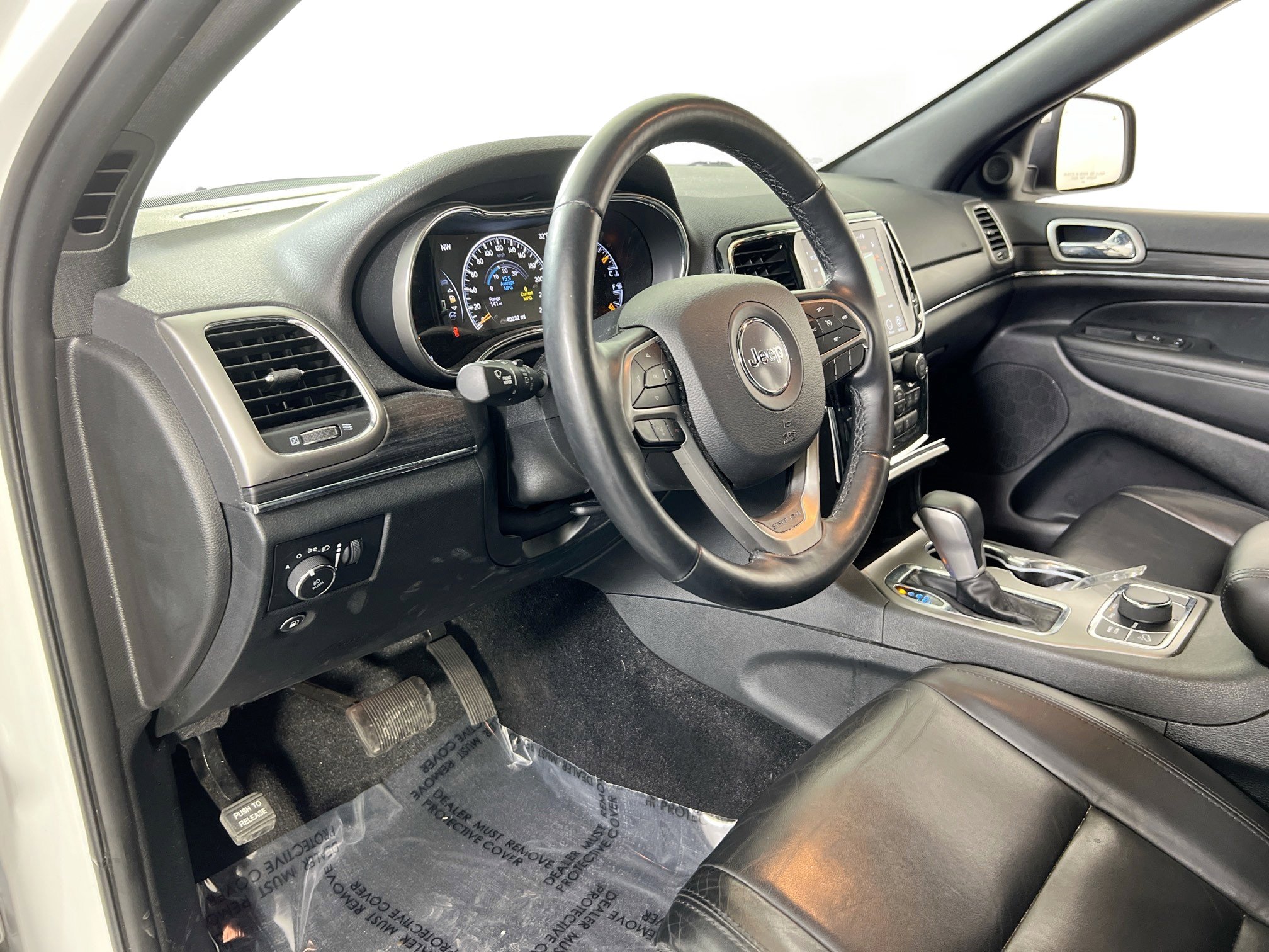 Used 2022 Jeep Grand Cherokee Limited image 9