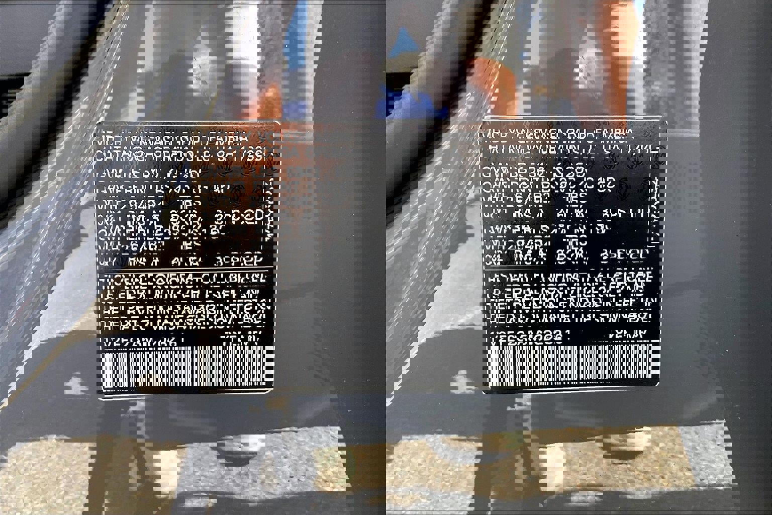 Certified 2021 Volkswagen Atlas Cross Sport SEL Premium R-Line image 33