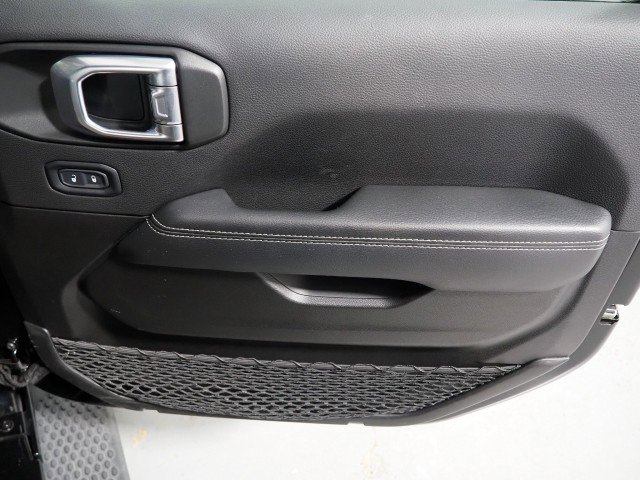 Used 2022 Jeep Wrangler Unlimited Sahara w/ Safety Group image 57