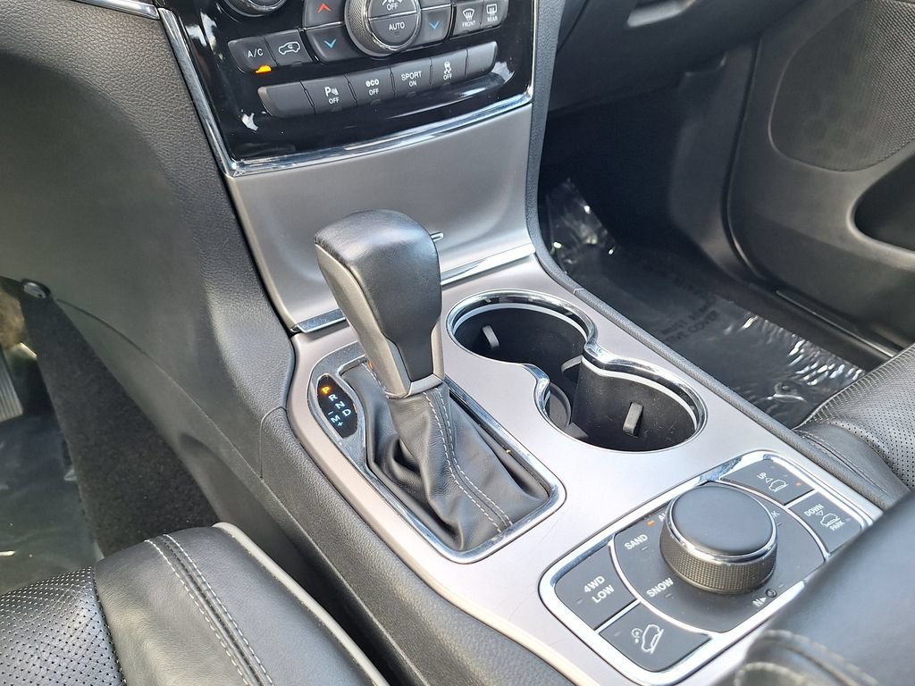 Used 2021 Jeep Grand Cherokee Overland AWD/4WD image 25
