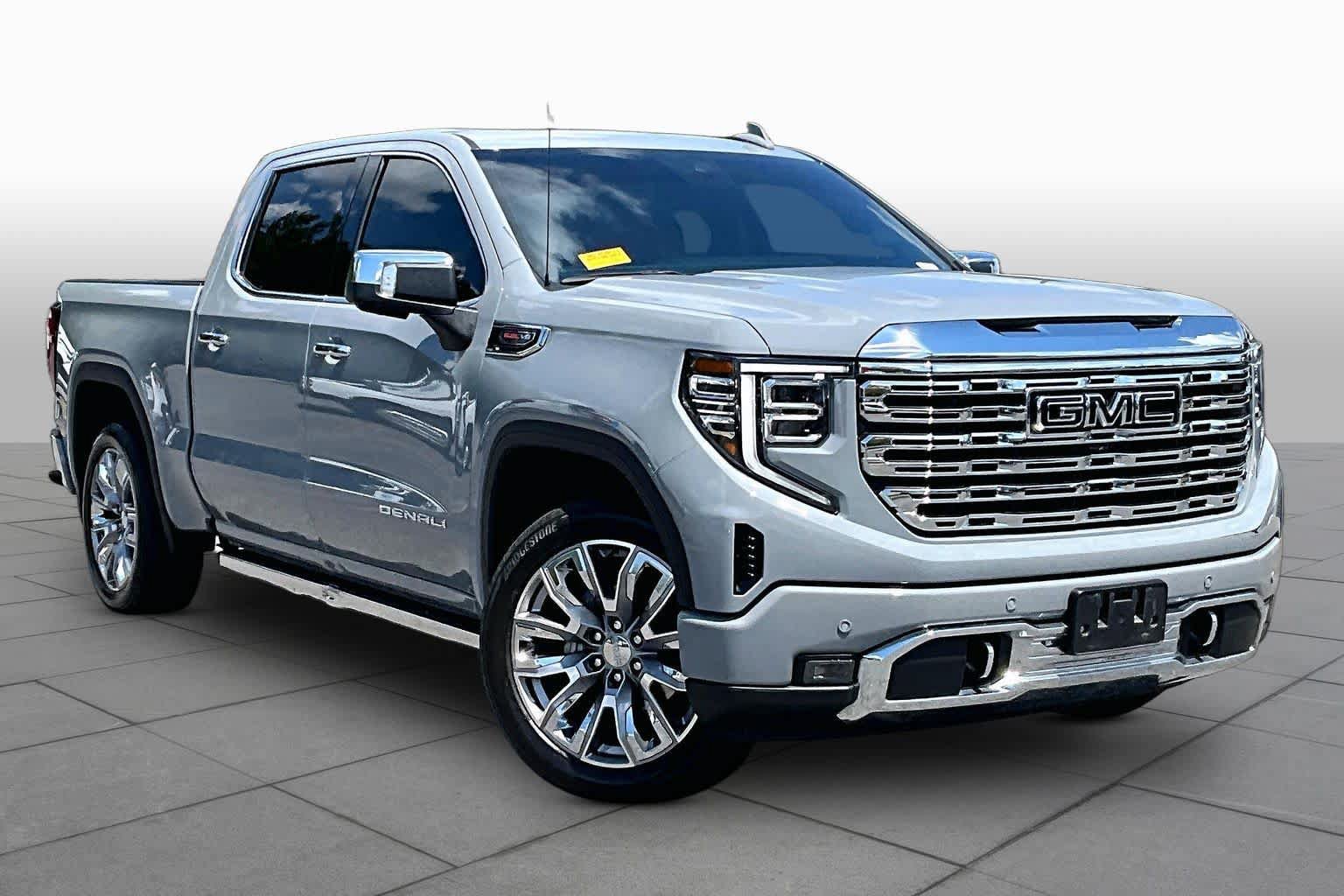 Used 2025 GMC Sierra 1500 Denali AWD/4WD image 3