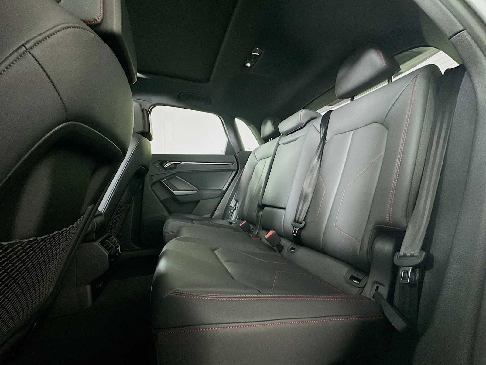 Certified 2025 Audi Q3 2.0T Premium Plus w/ Premium Plus Package image 23