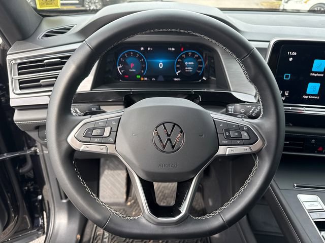 Certified 2025 Volkswagen Atlas Cross Sport SE image 14