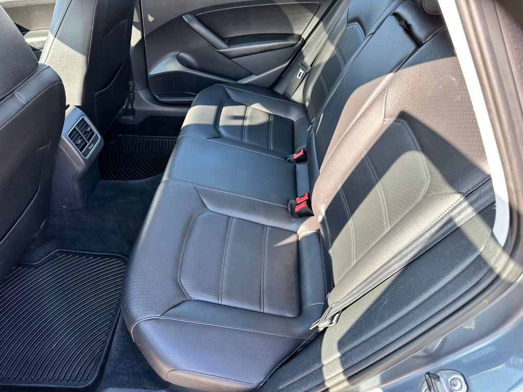 Used 2013 Volkswagen Passat 2.5 SE image 11